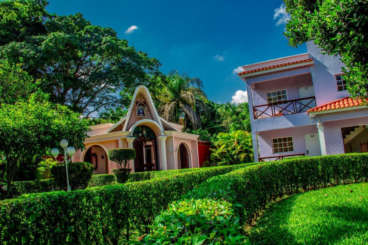 Deluxe Suites Guacamayos - Eco-Lodge & Swimming Pool Bonao Exterior photo